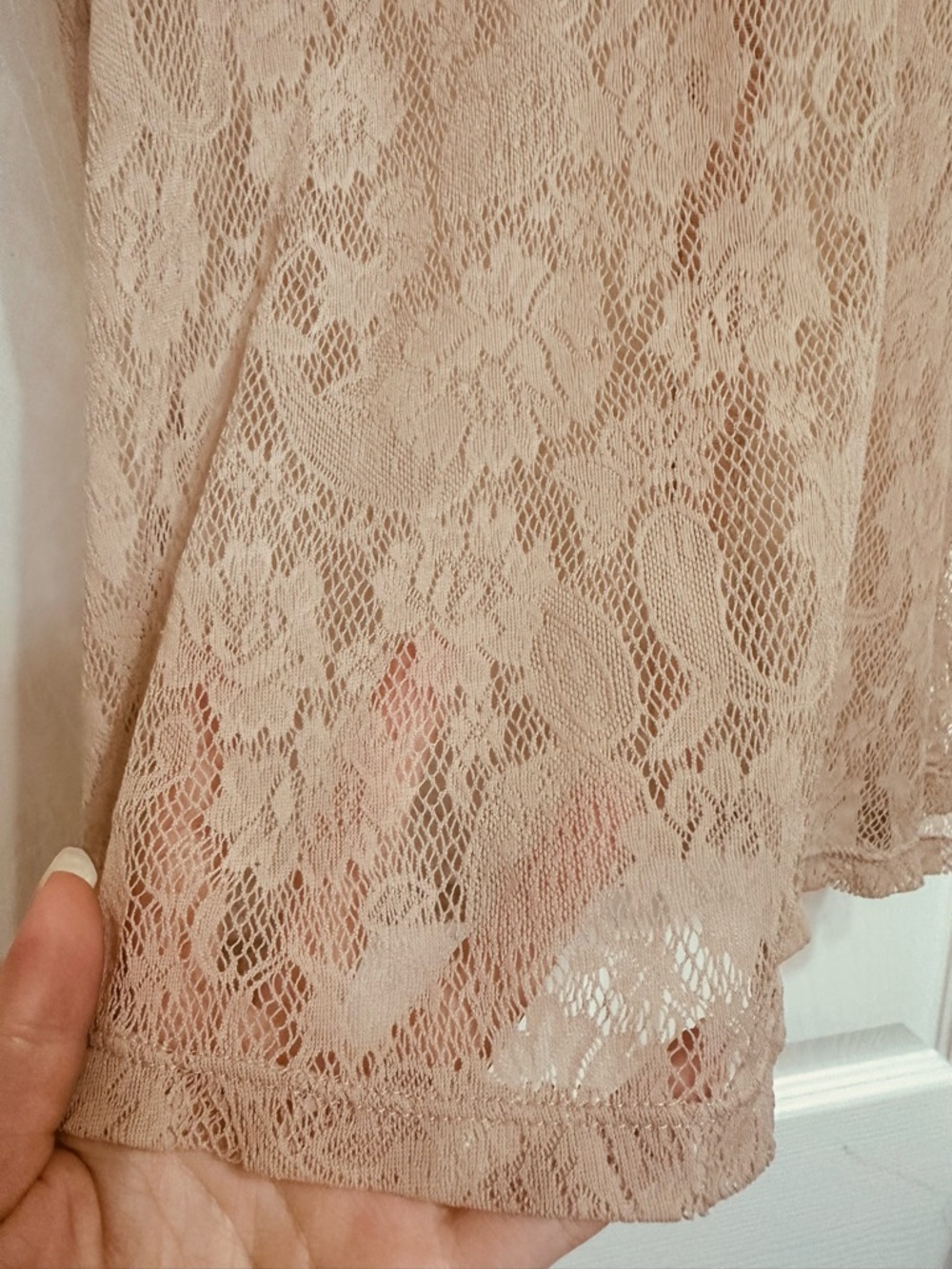 Forever 21 Blush Lace Top Size Small 💗 - Picture 6 of 9